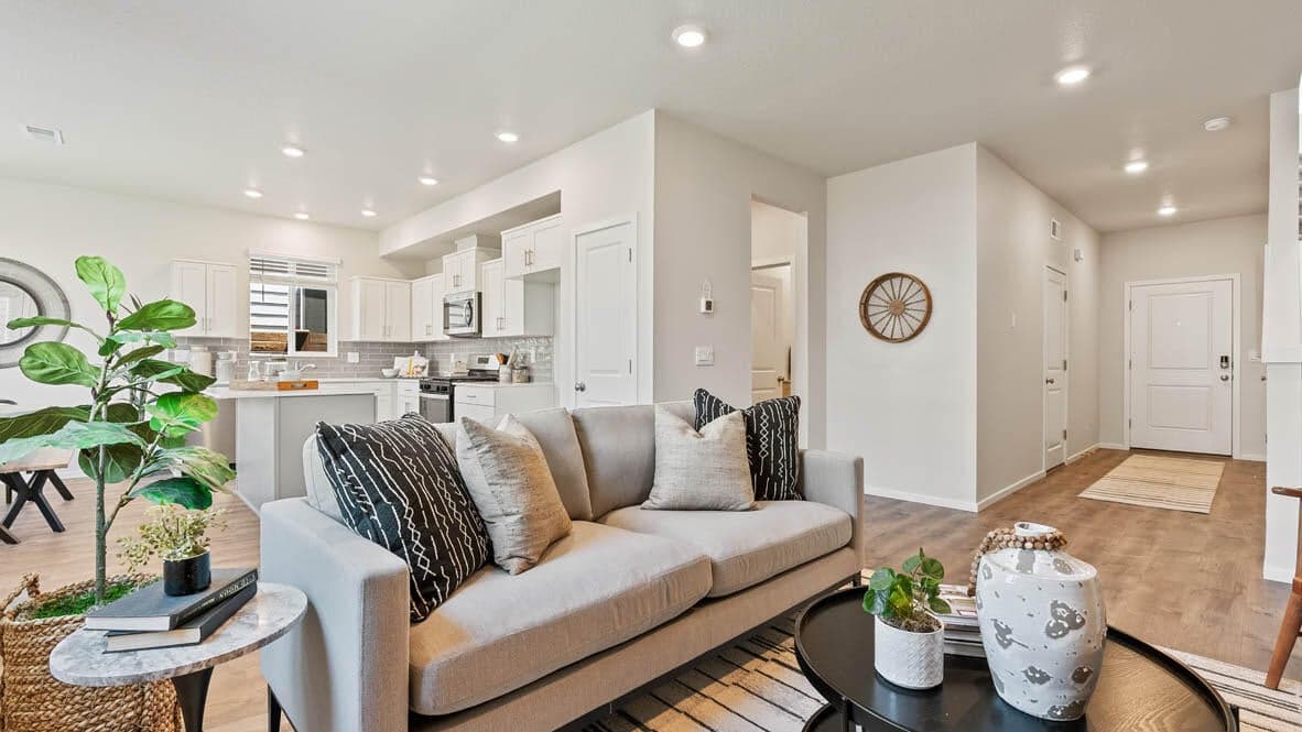Photo of 61175 Splendor Lane 7 of 35