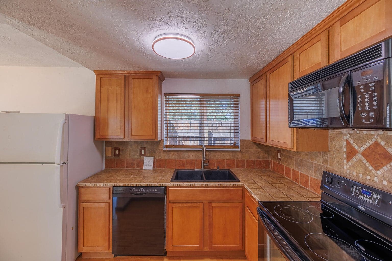 Photo of 1630 SE Tempest Drive 12 of 32