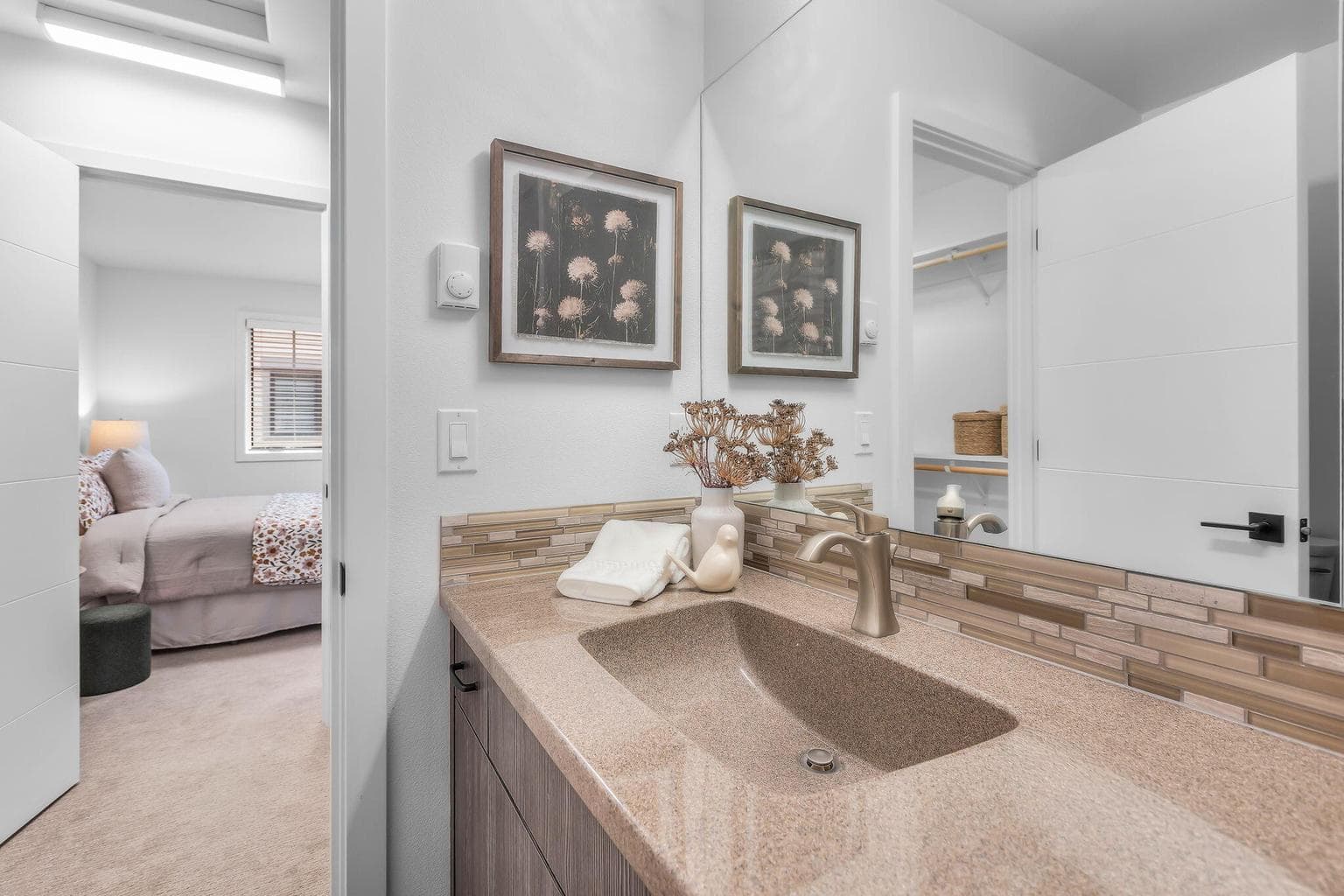 Photo of 390 S Pine Meadow Street 24 of 33