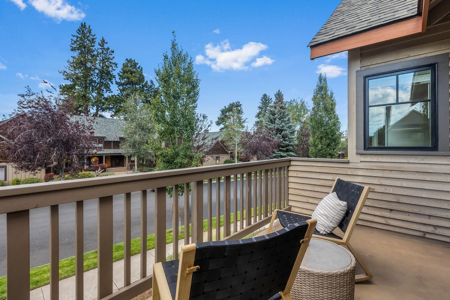 Photo of 390 Pine Meadow 4 of 33