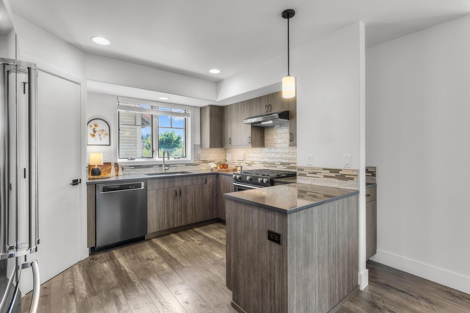 Photo of 390 S Pine Meadow Street 14 of 33