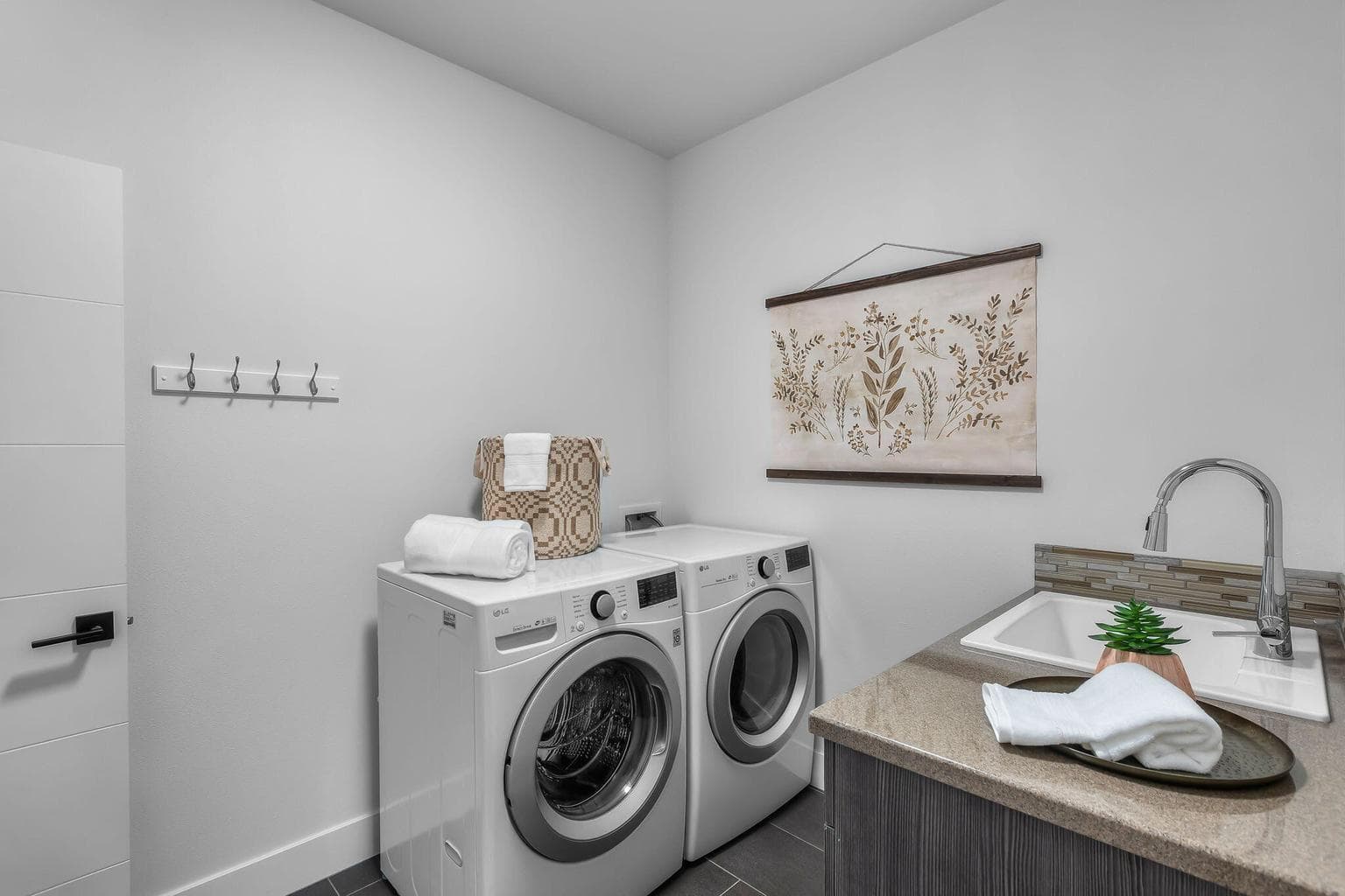 Photo of 390 S Pine Meadow Street 30 of 33