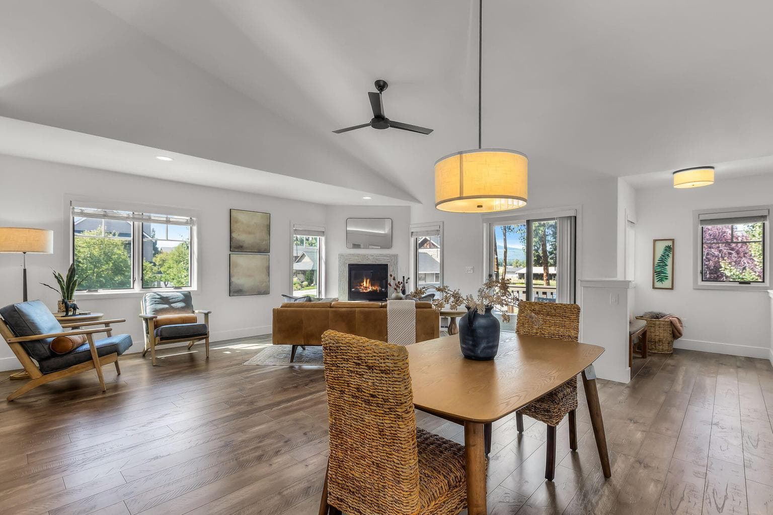 Photo of 390 S Pine Meadow Street 7 of 33
