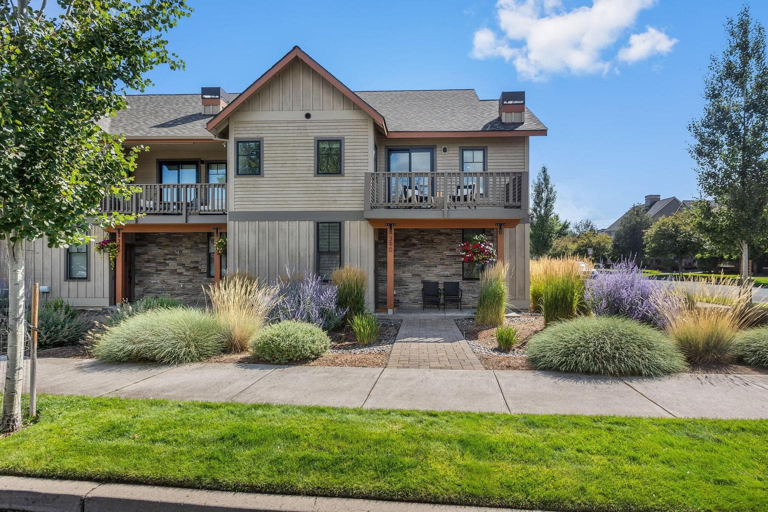 Photo of 390 S Pine Meadow Street 6 of 33