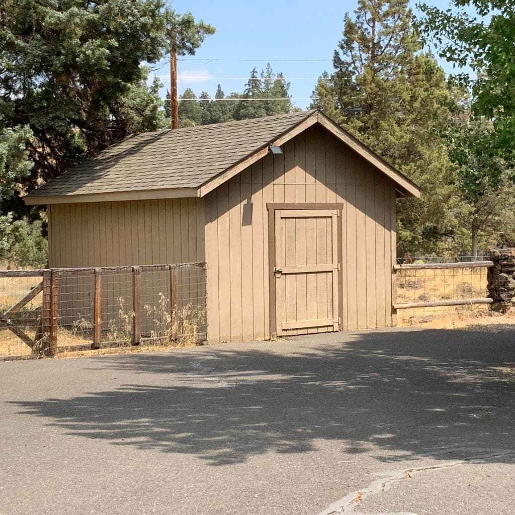 Photo of 2420 NW Helmholtz Way 41 of 49