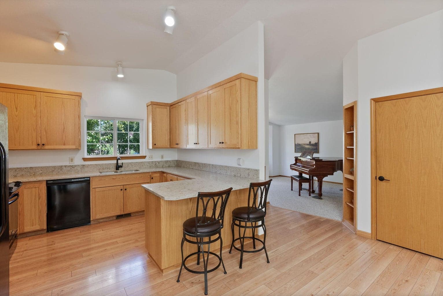 Photo of 1671 NE Meerkat Avenue 9 of 52
