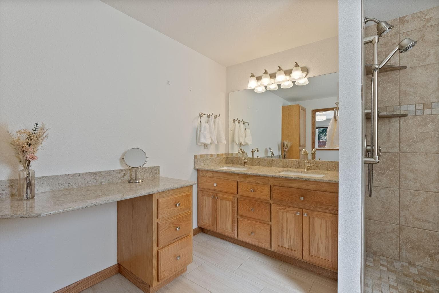 Photo of 1671 NE Meerkat Avenue 17 of 52