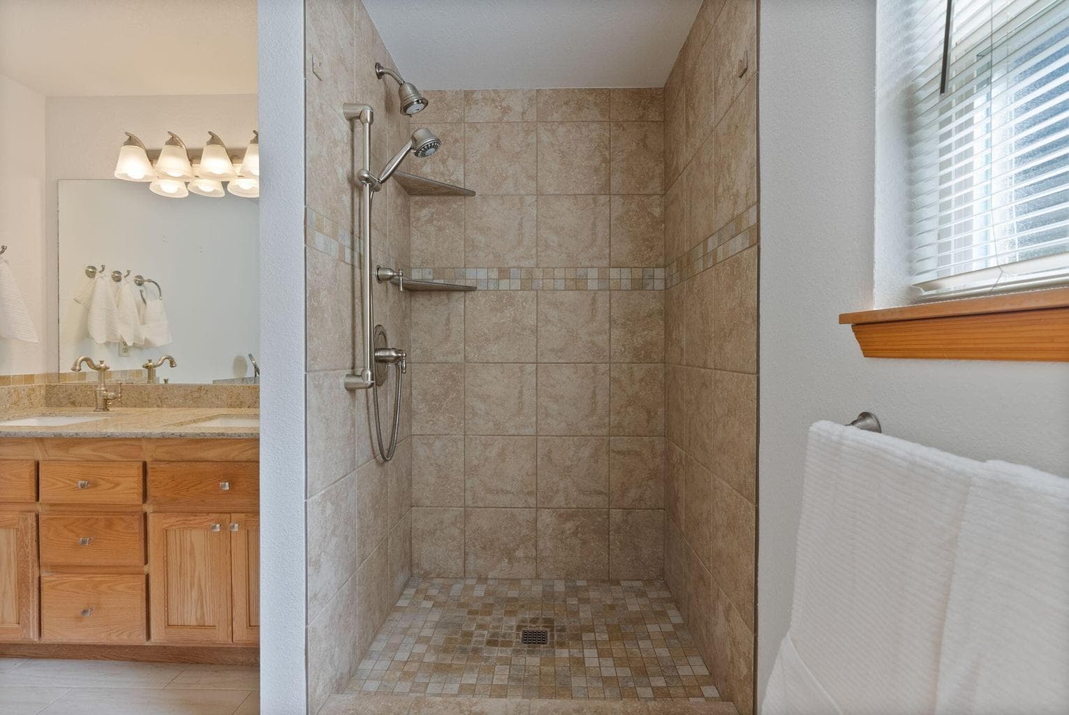 Photo of 1671 NE Meerkat Avenue 18 of 52