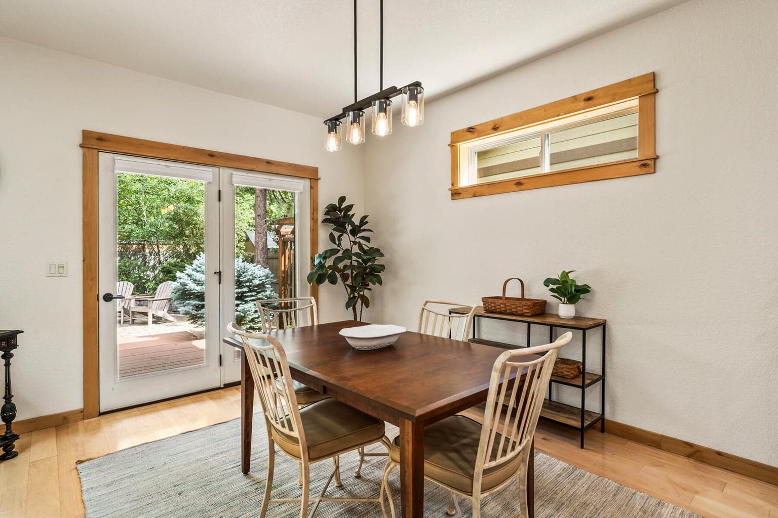 Easy access to backyard
