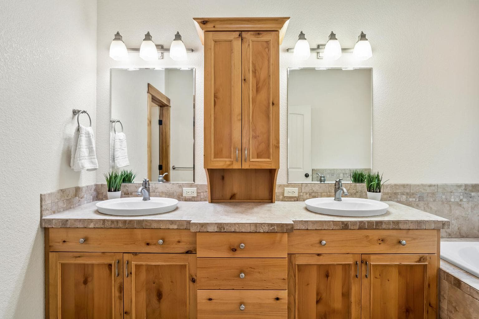 Dual vanity