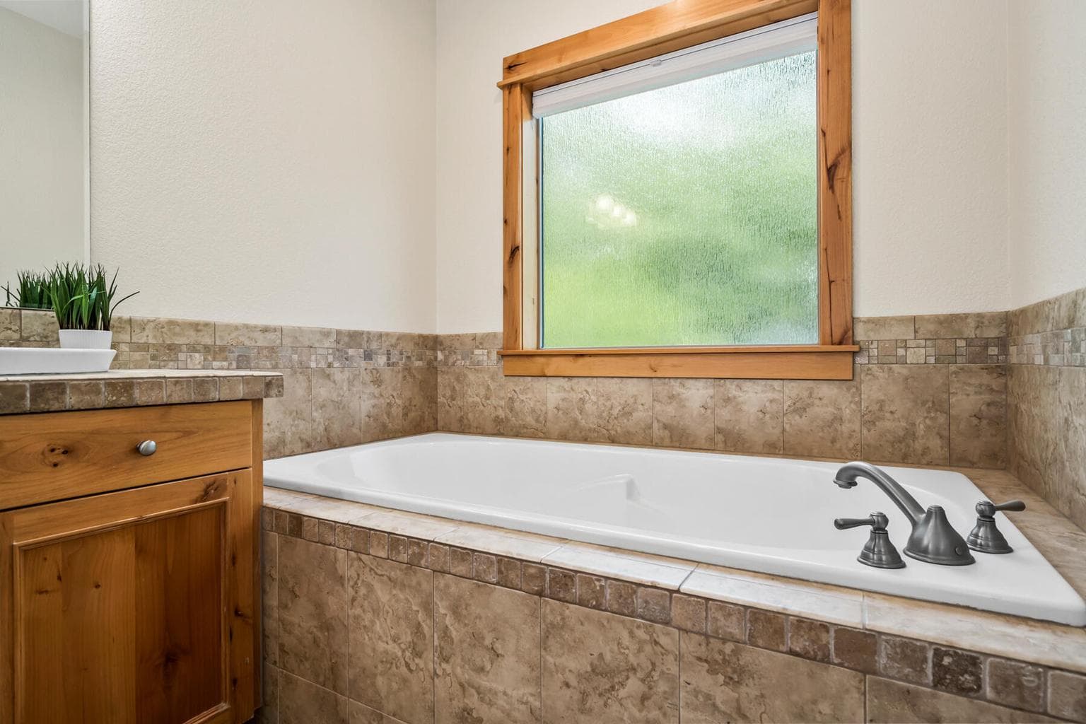 Soaking tub