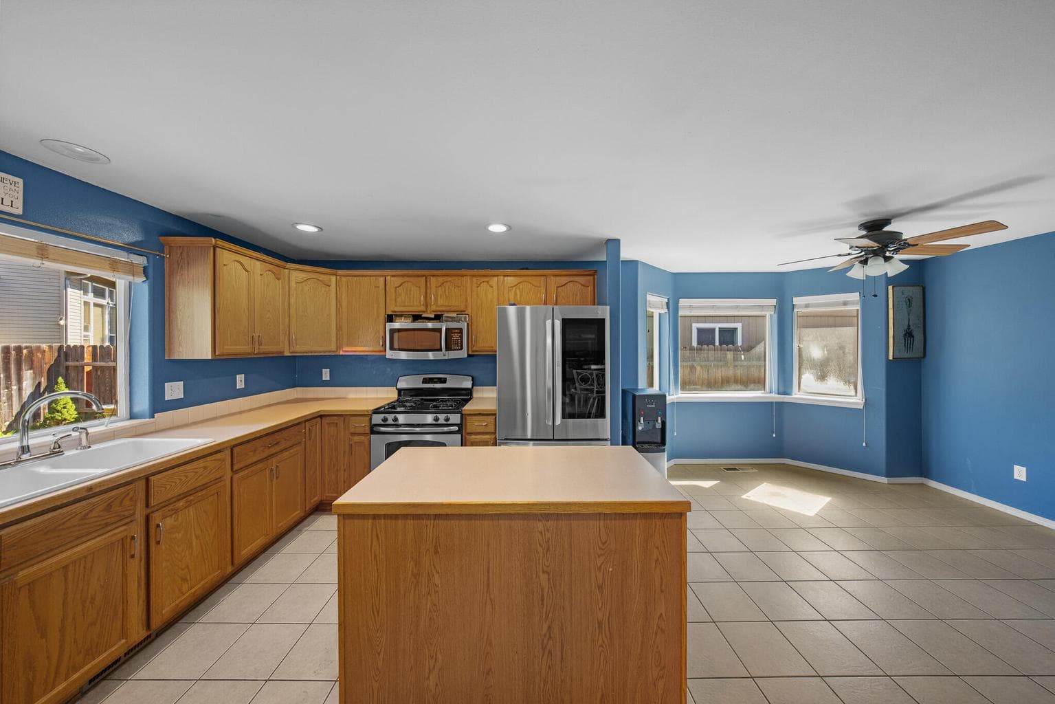 Photo of 202 NW 25th Street 7 of 18