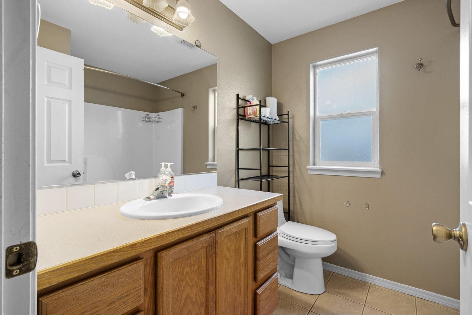 Photo of 202 NW 25th Street 12 of 18