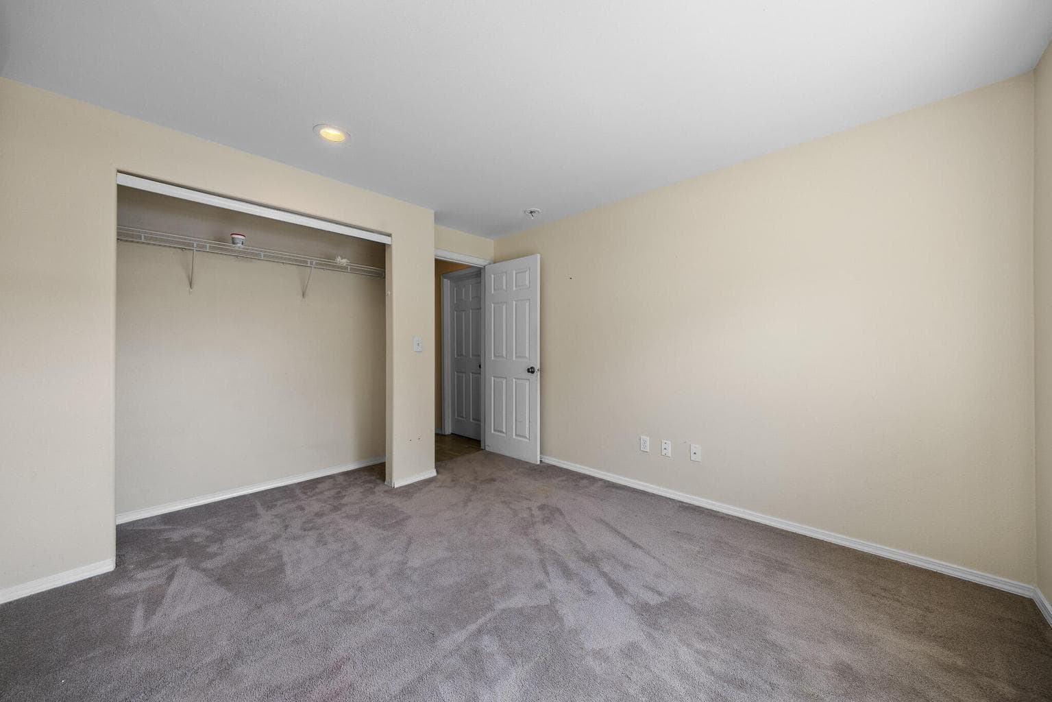 Photo of 202 NW 25th Street 11 of 18