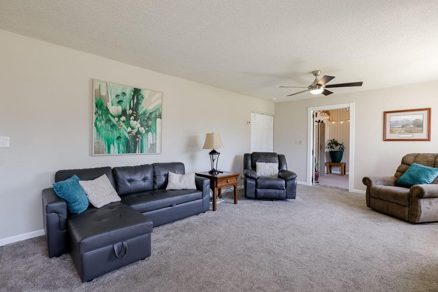 Photo of 955 NE Loper Avenue 7 of 43