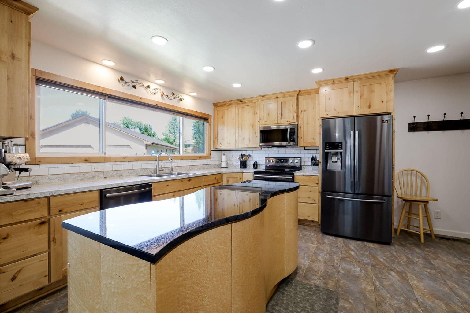 Photo of 955 NE Loper Avenue 16 of 43