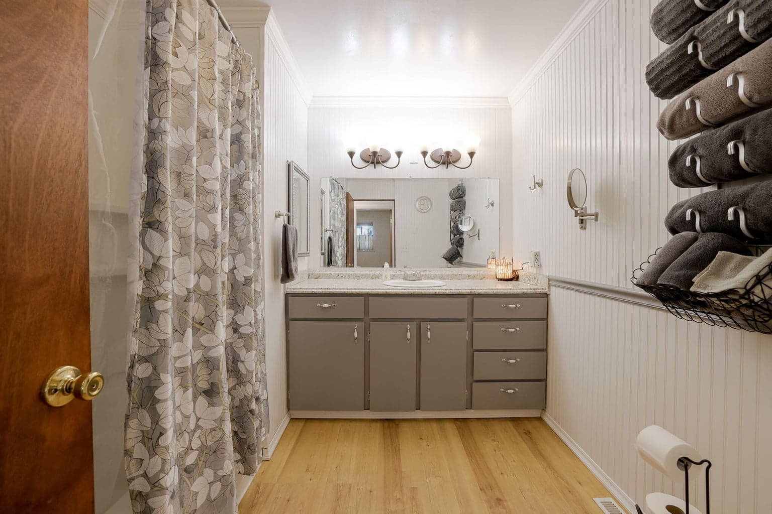 Photo of 955 NE Loper Avenue 27 of 43