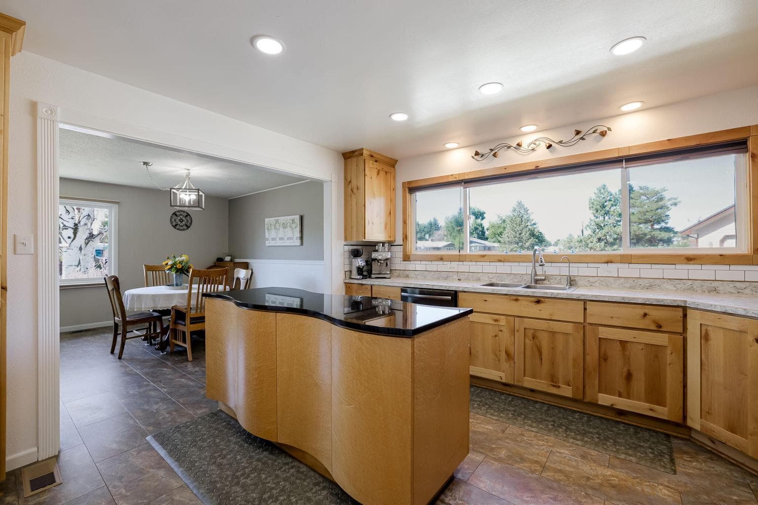 Photo of 955 NE Loper Avenue 13 of 43