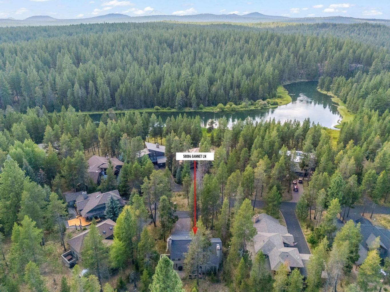 Close proximity to the Deschutes River