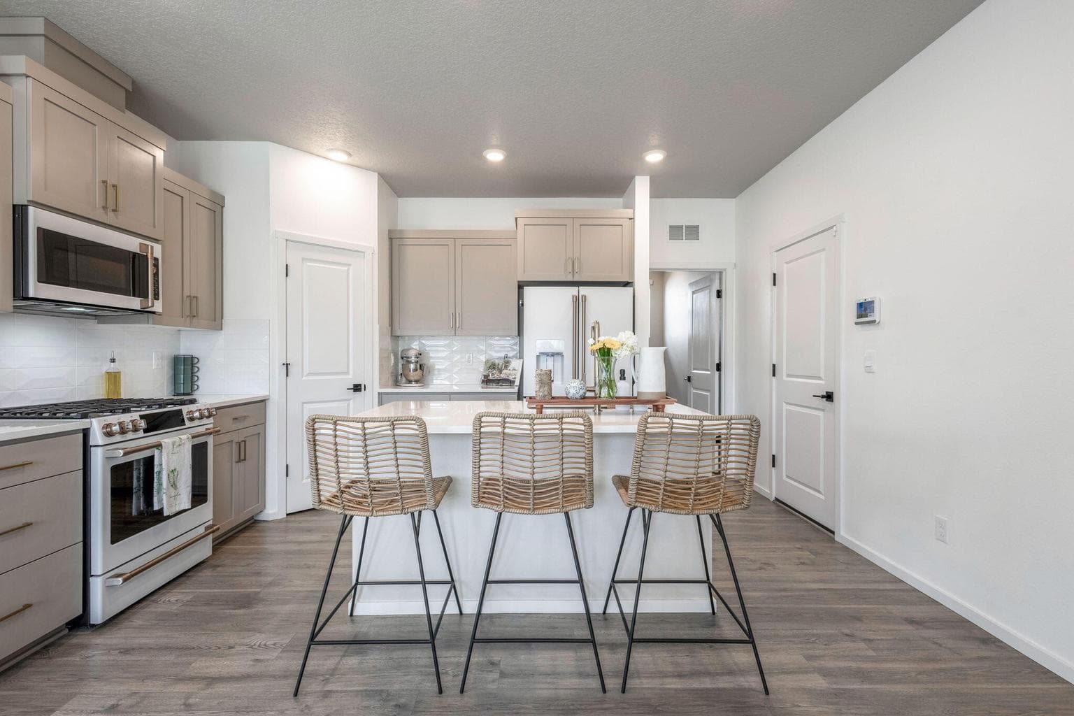 Photo of 20537 SE Byron Avenue 6 of 42