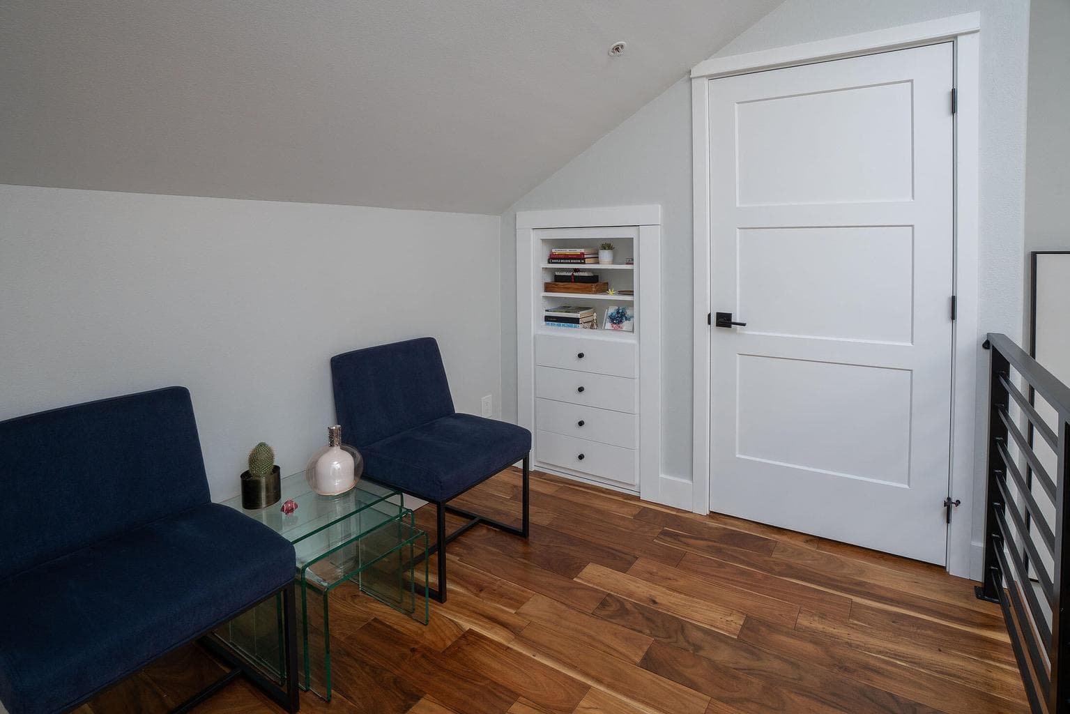 Loft sitting area or could be a home office.