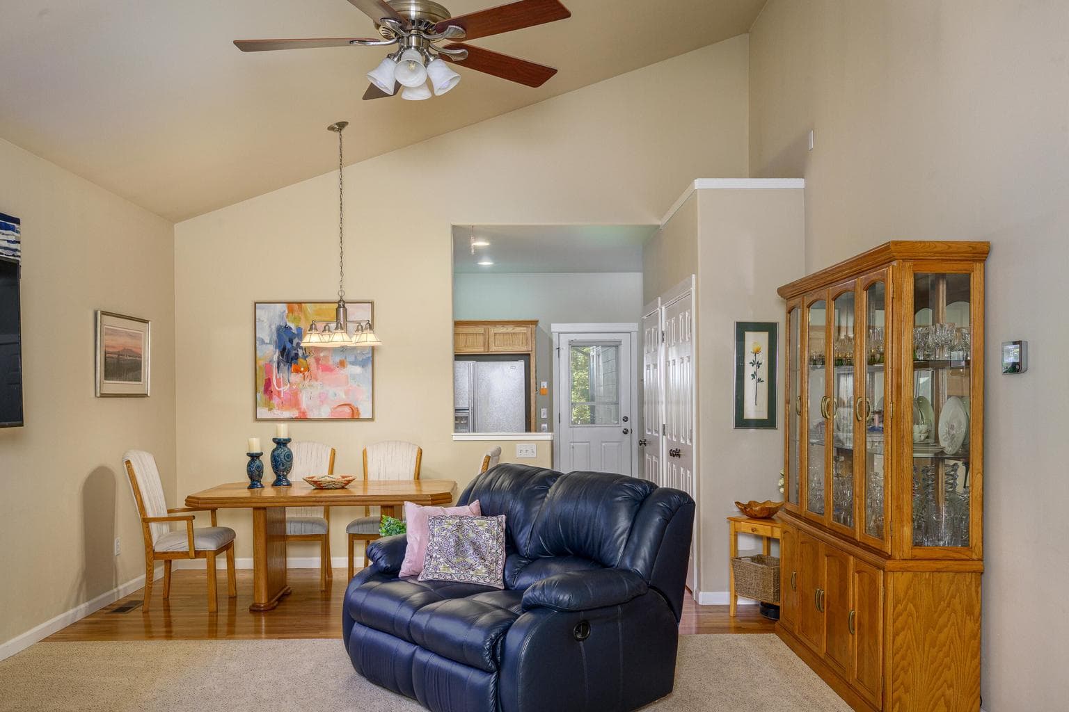 Photo of 62736 Larkview 4 of 20