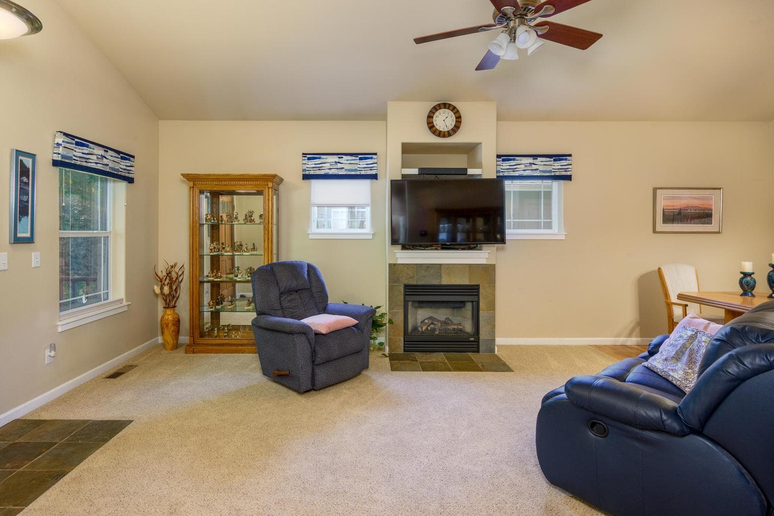 Photo of 62736 Larkview 5 of 20