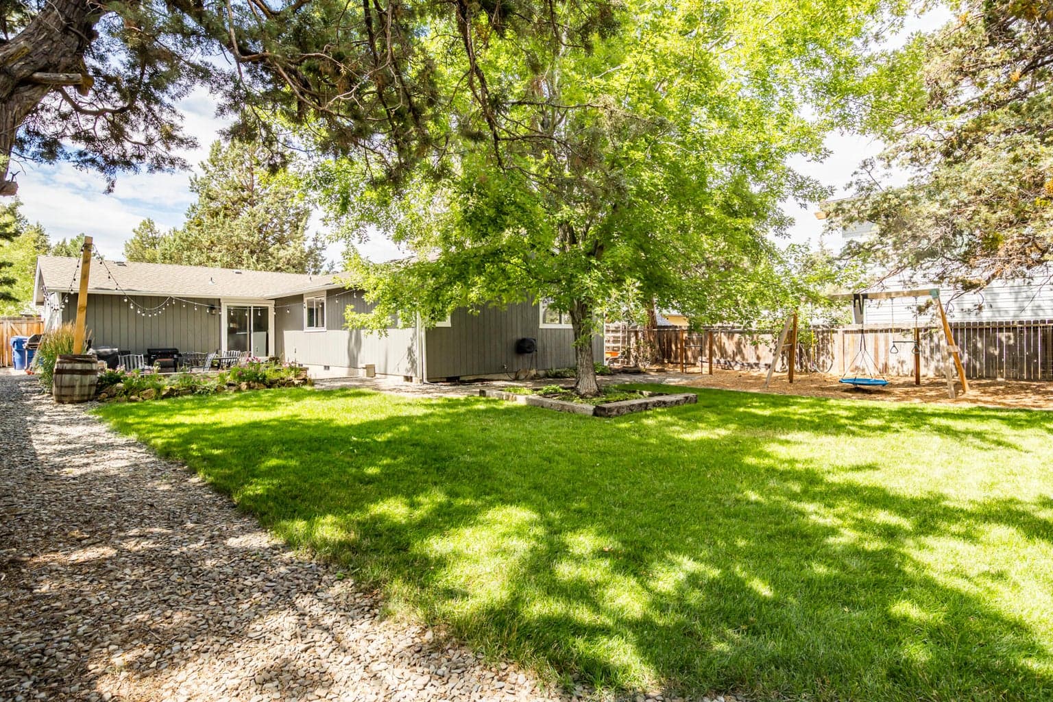 Photo of 742 SE Sun Lane 32 of 40