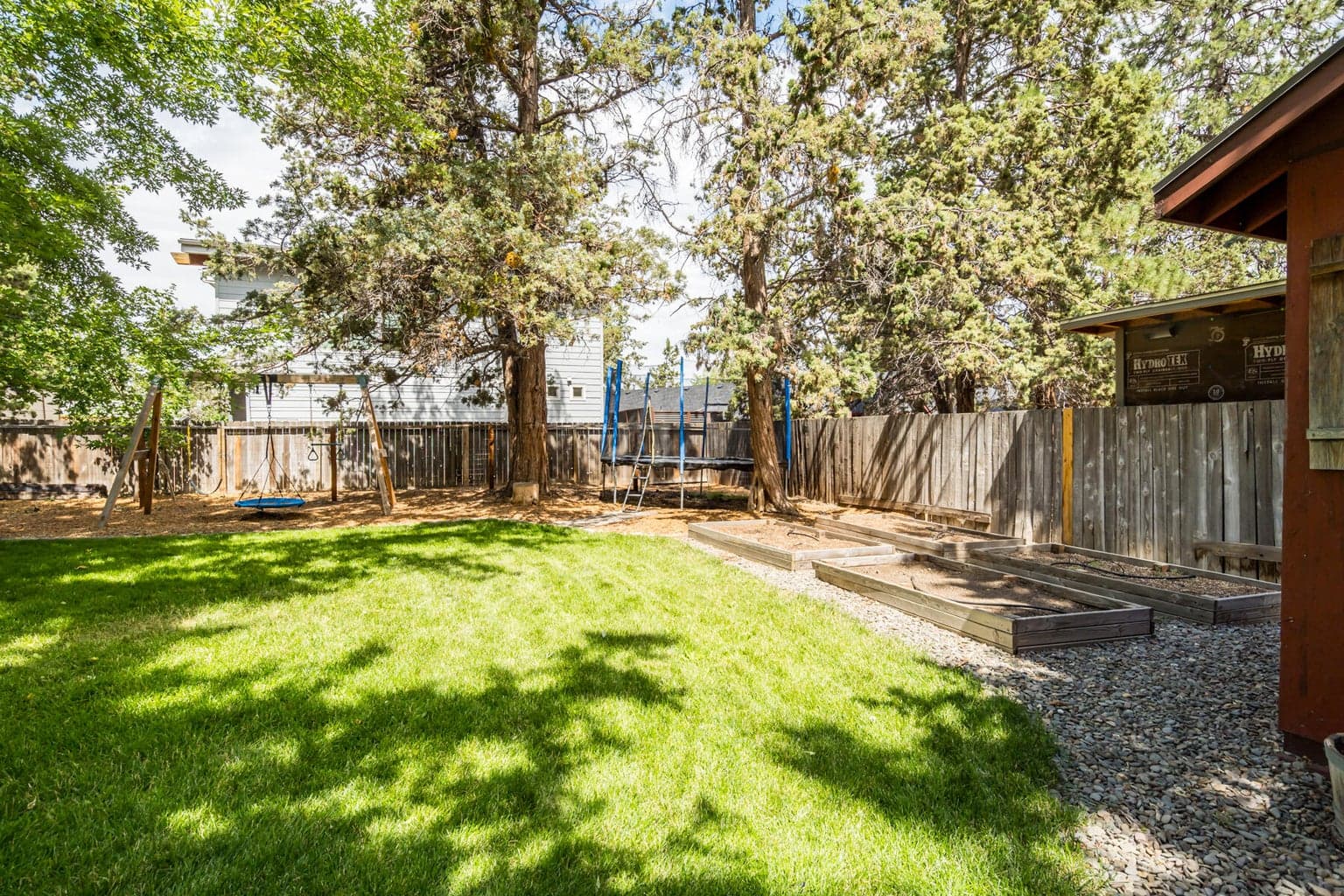 Photo of 742 SE Sun Lane 33 of 40
