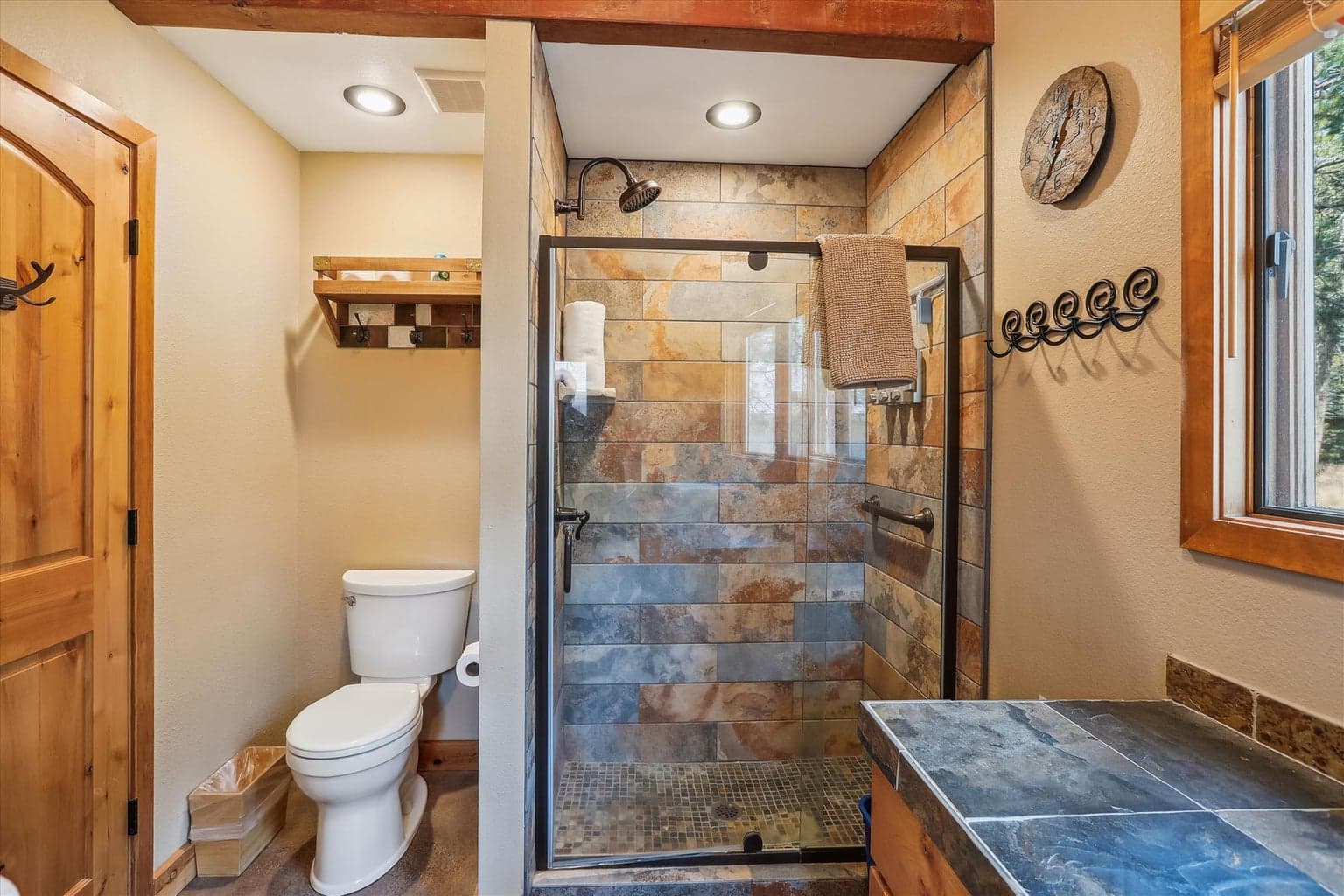 Photo of 17755 Malheur Lane 29 of 41