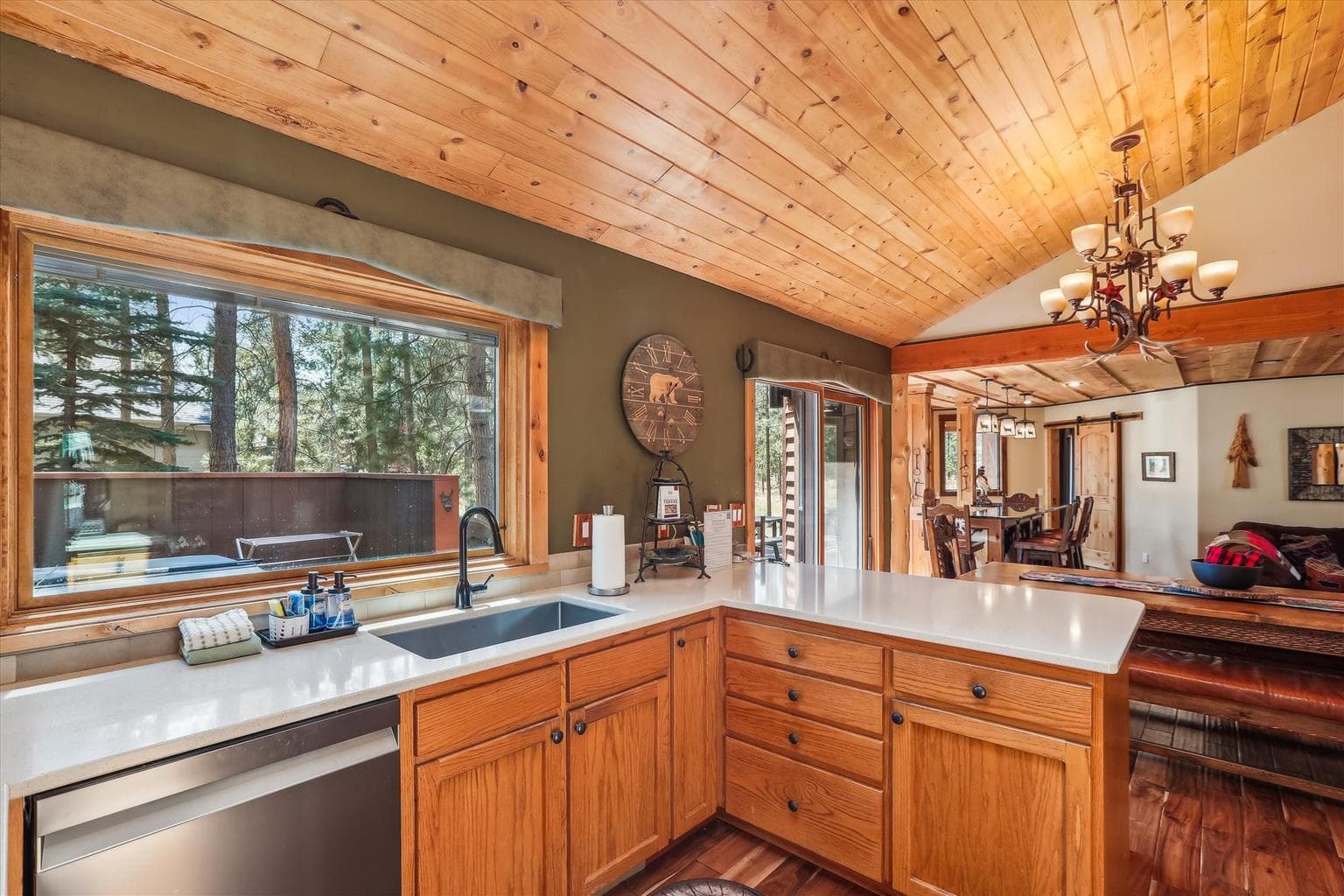 Photo of 17755 Malheur Lane 10 of 41