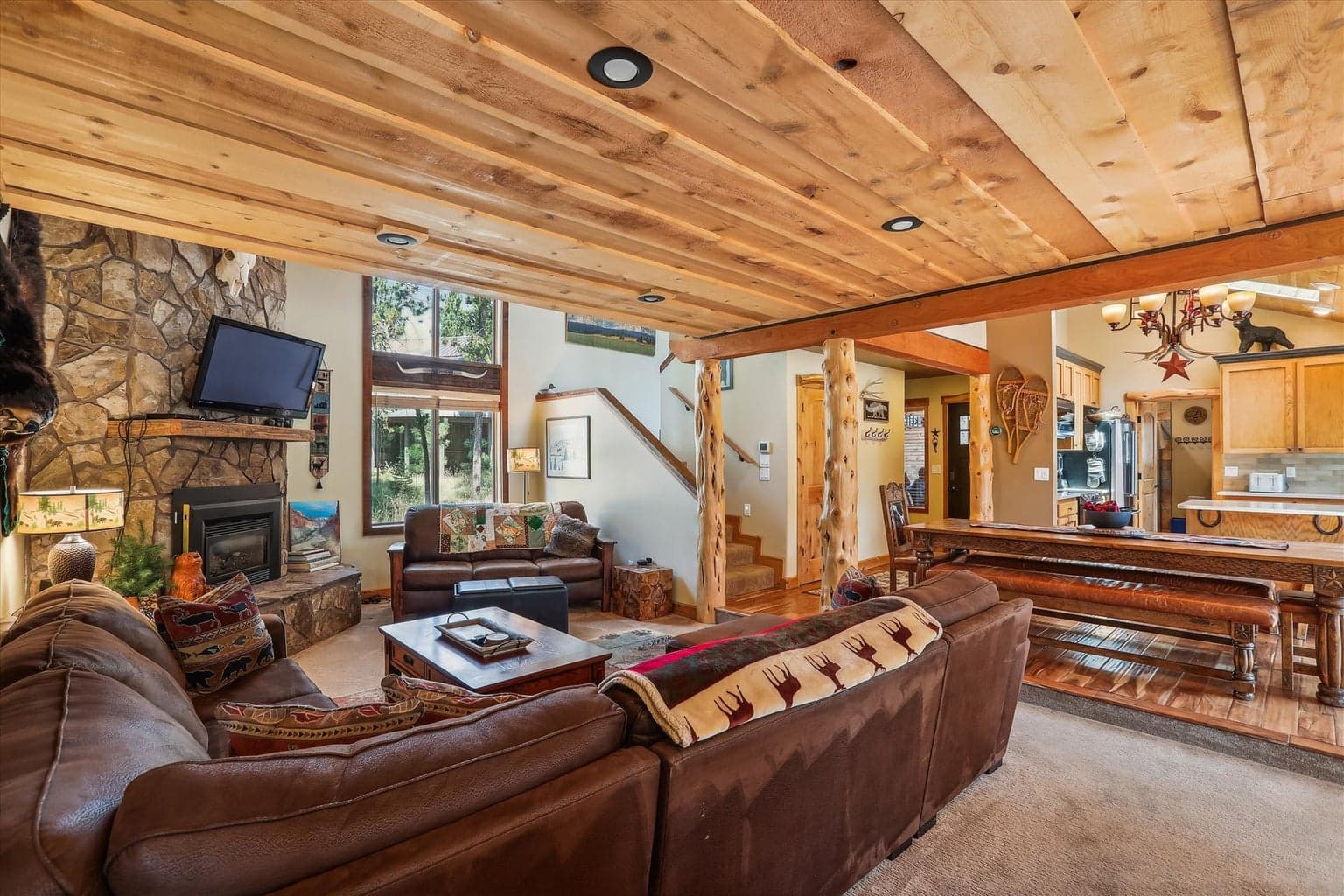 Photo of 17755 Malheur Lane 2 of 41