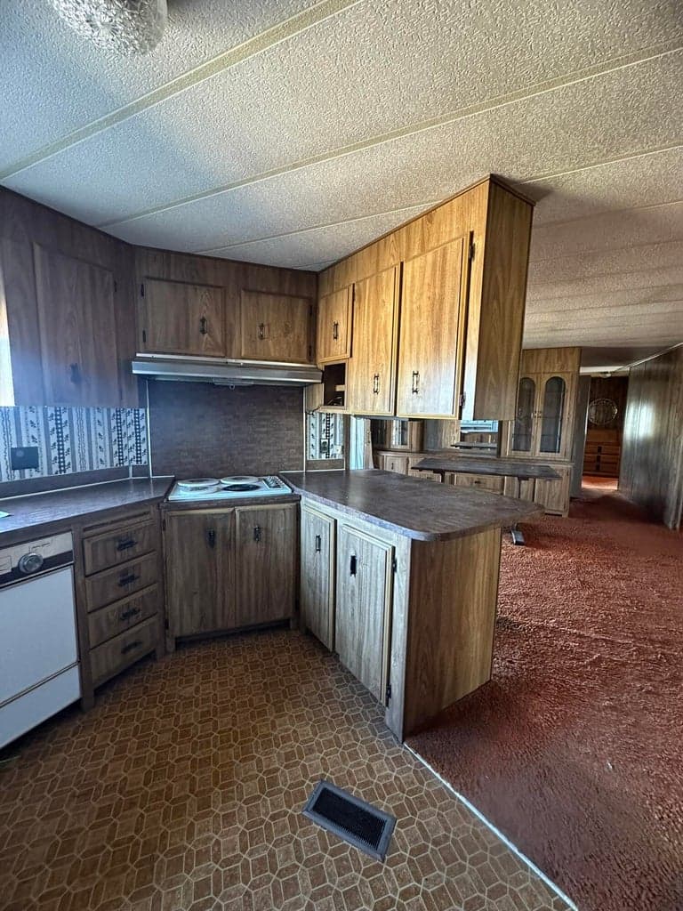 Photo of 250 SE Steele Street 10 of 26