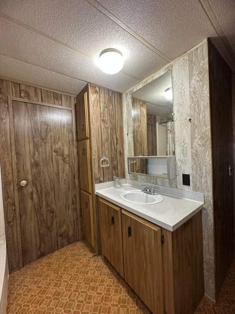Photo of 250 SE Steele Street 20 of 26