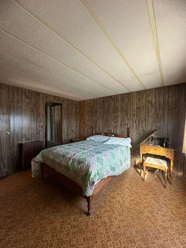Photo of 250 SE Steele Street 21 of 26