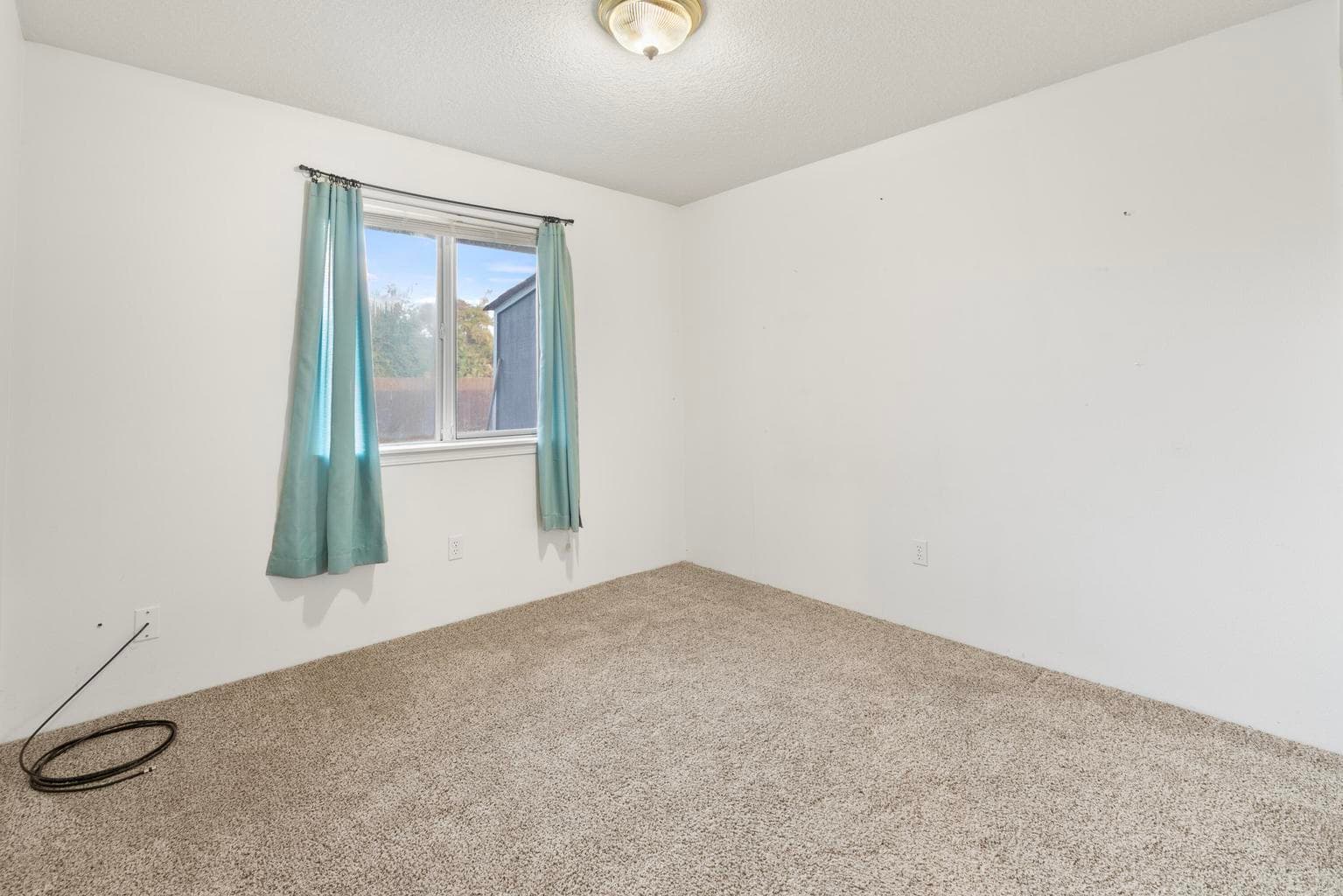 Photo of 2286 NE Cherry Loop 10 of 25