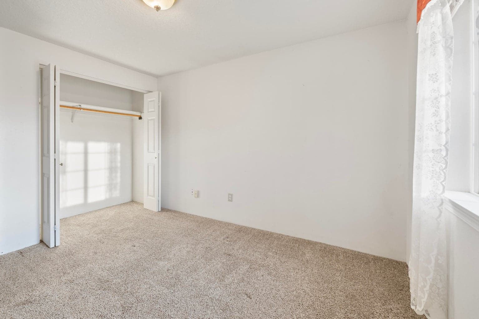 Photo of 2286 Cherry 4 of 25