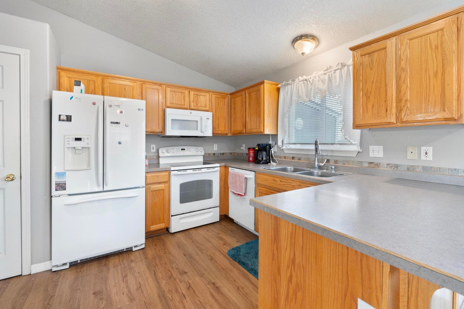 Photo of 2286 NE Cherry Loop 6 of 25