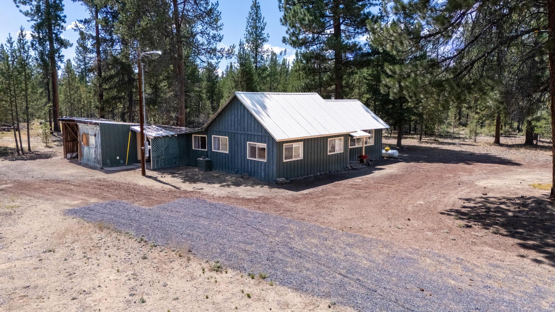 Photo of 652 Chapman 2 of 31