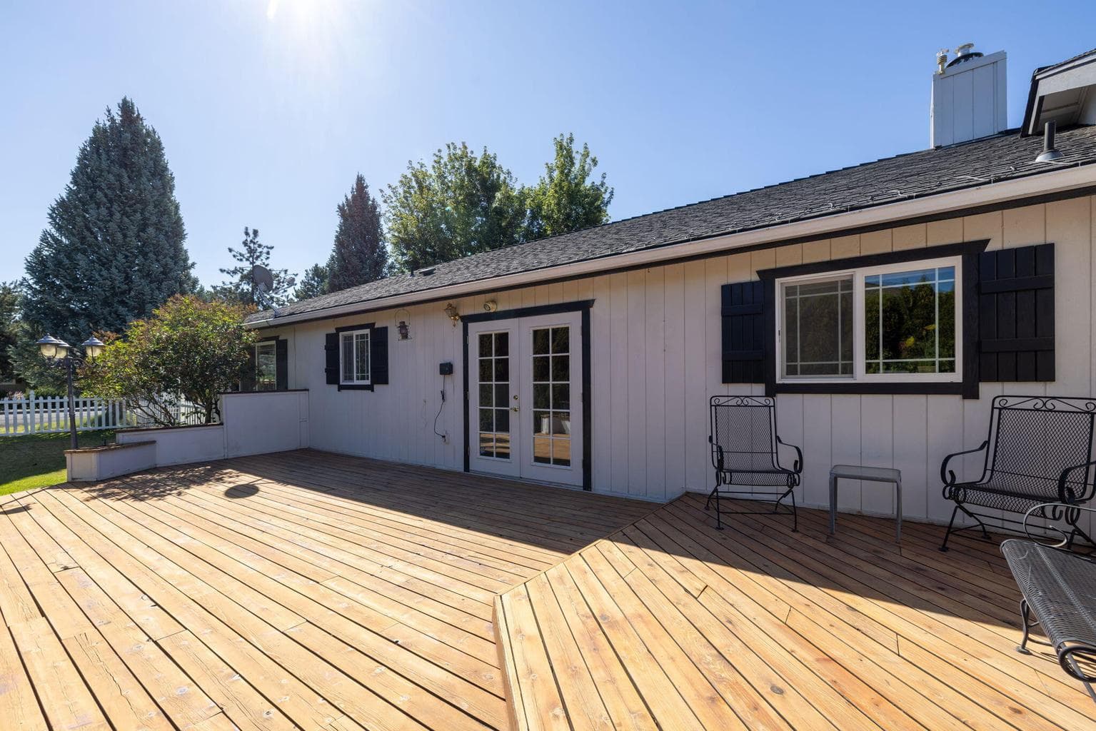 Photo of 2114 NW Canyon Drive 9 of 33