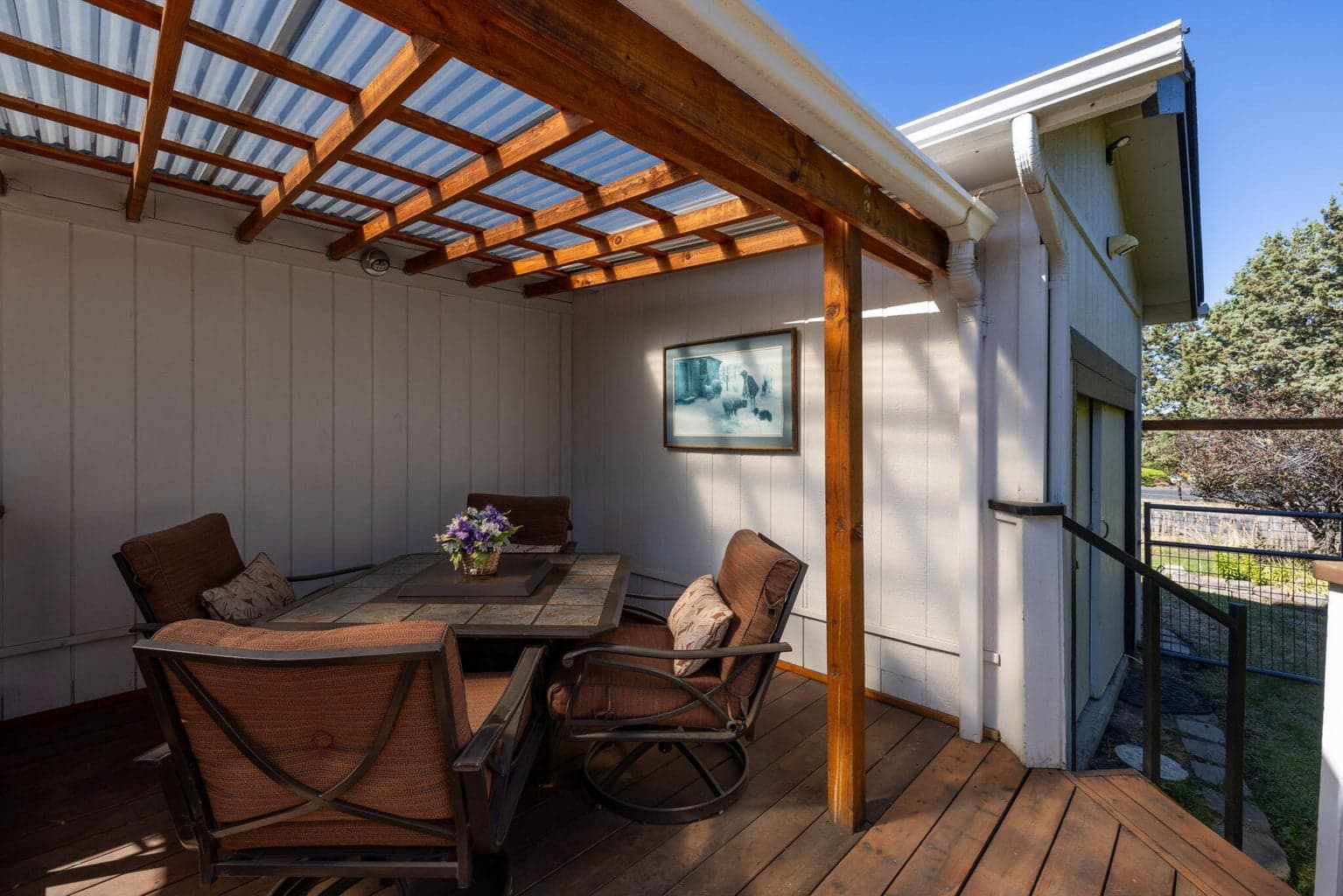 Photo of 2114 NW Canyon Drive 11 of 33