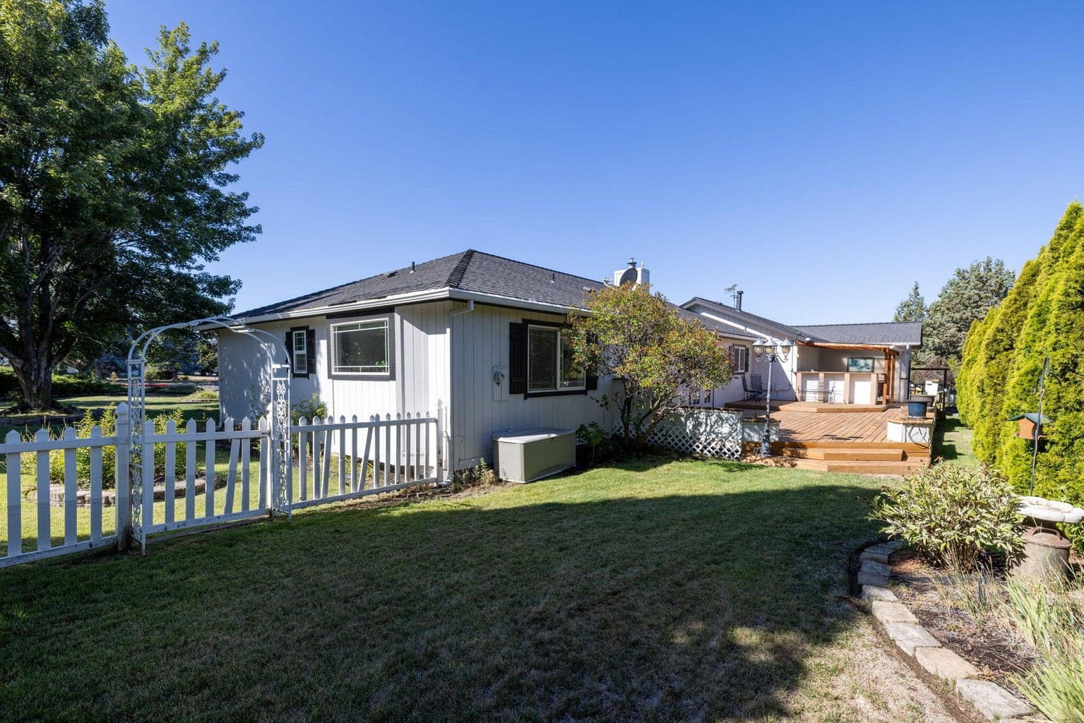 Photo of 2114 NW Canyon Drive 12 of 33