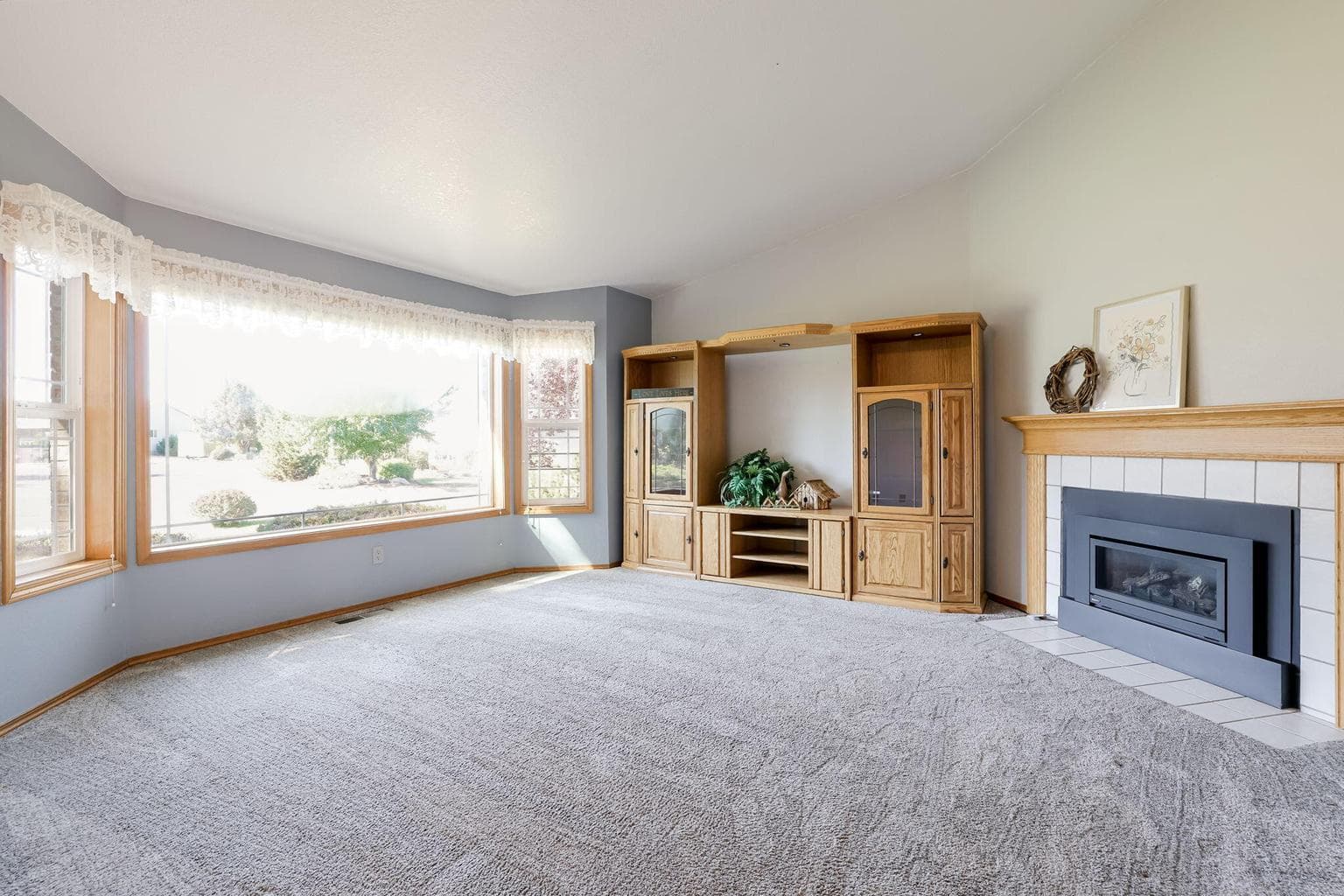 Photo of 2114 NW Canyon Drive 16 of 33