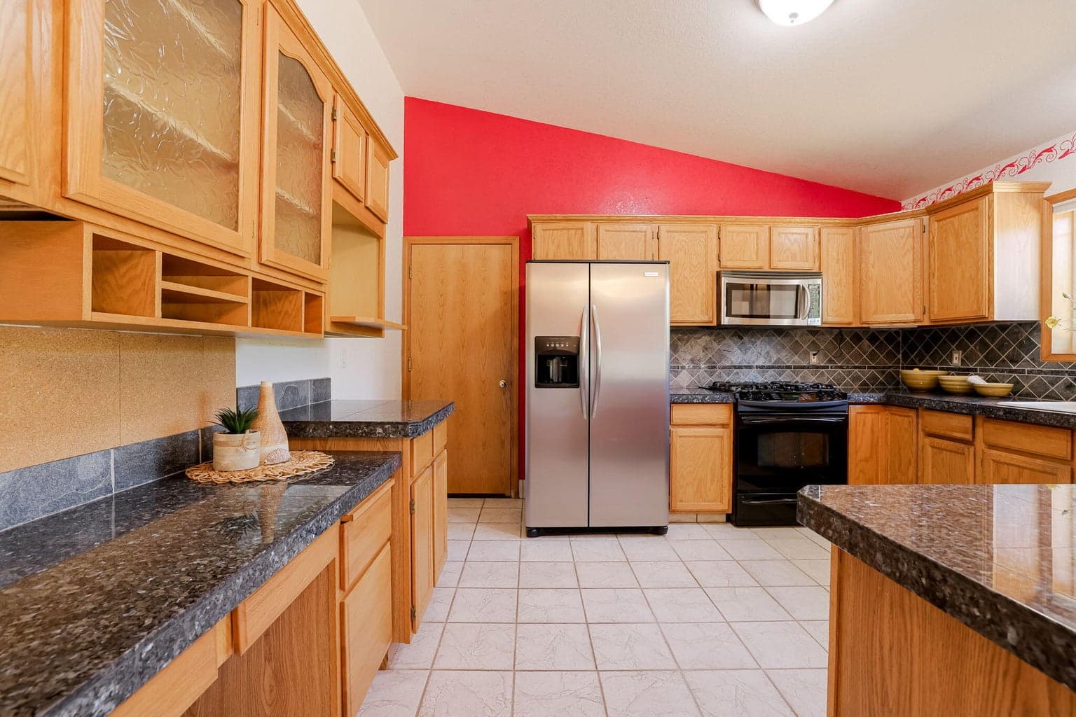 Photo of 2114 NW Canyon Drive 18 of 33