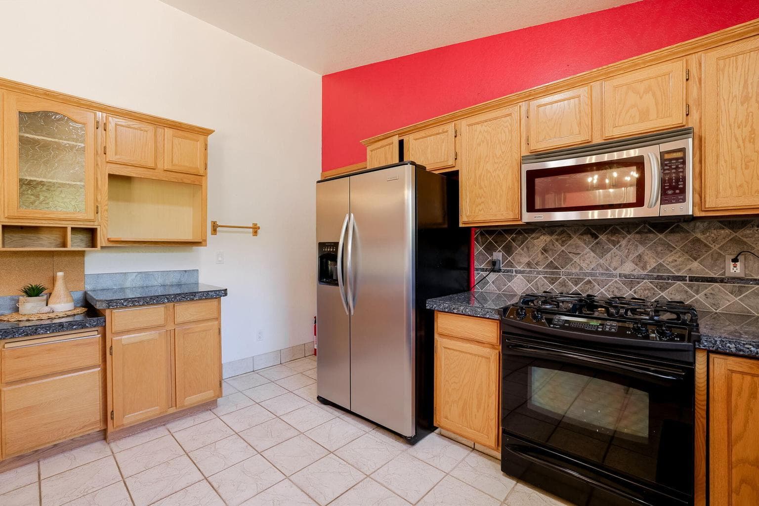 Photo of 2114 NW Canyon Drive 20 of 33