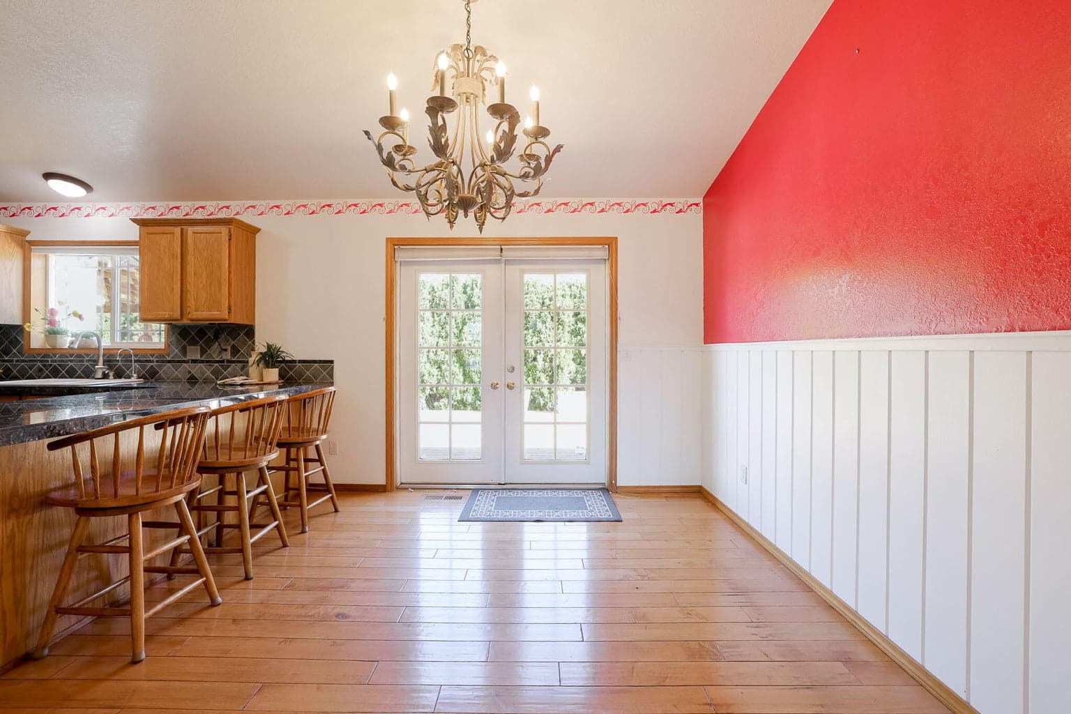 Photo of 2114 NW Canyon Drive 23 of 33