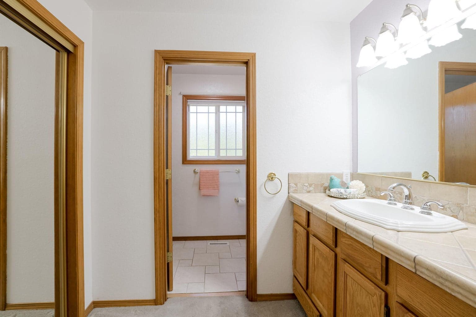 Photo of 2114 NW Canyon Drive 26 of 33