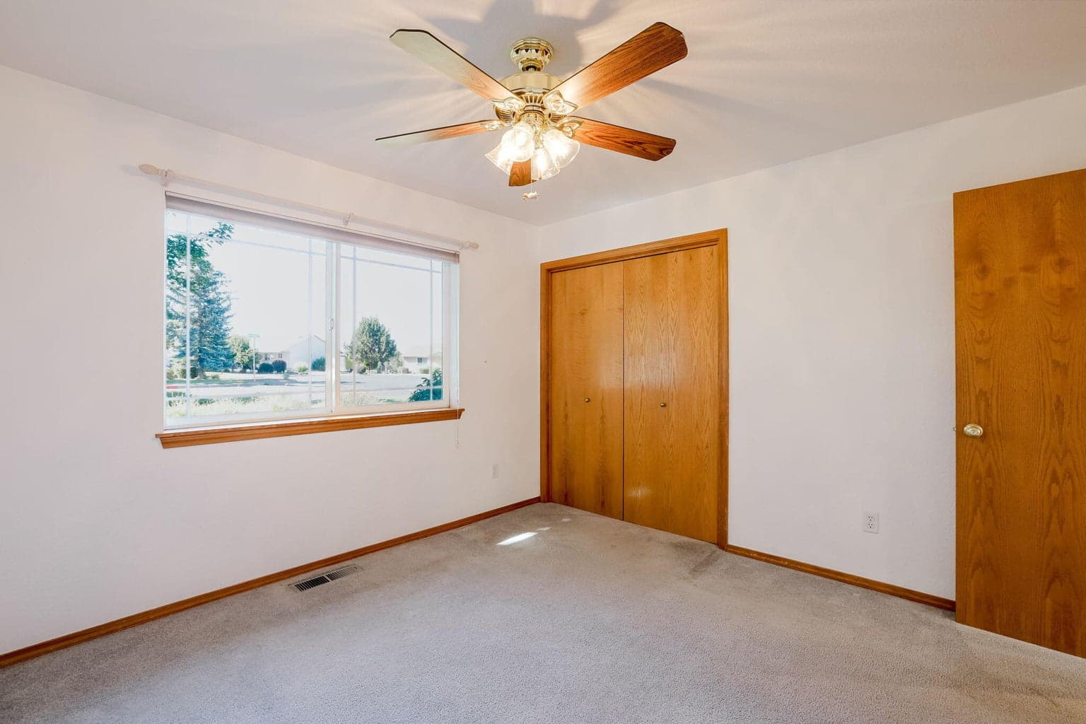 Photo of 2114 NW Canyon Drive 30 of 33