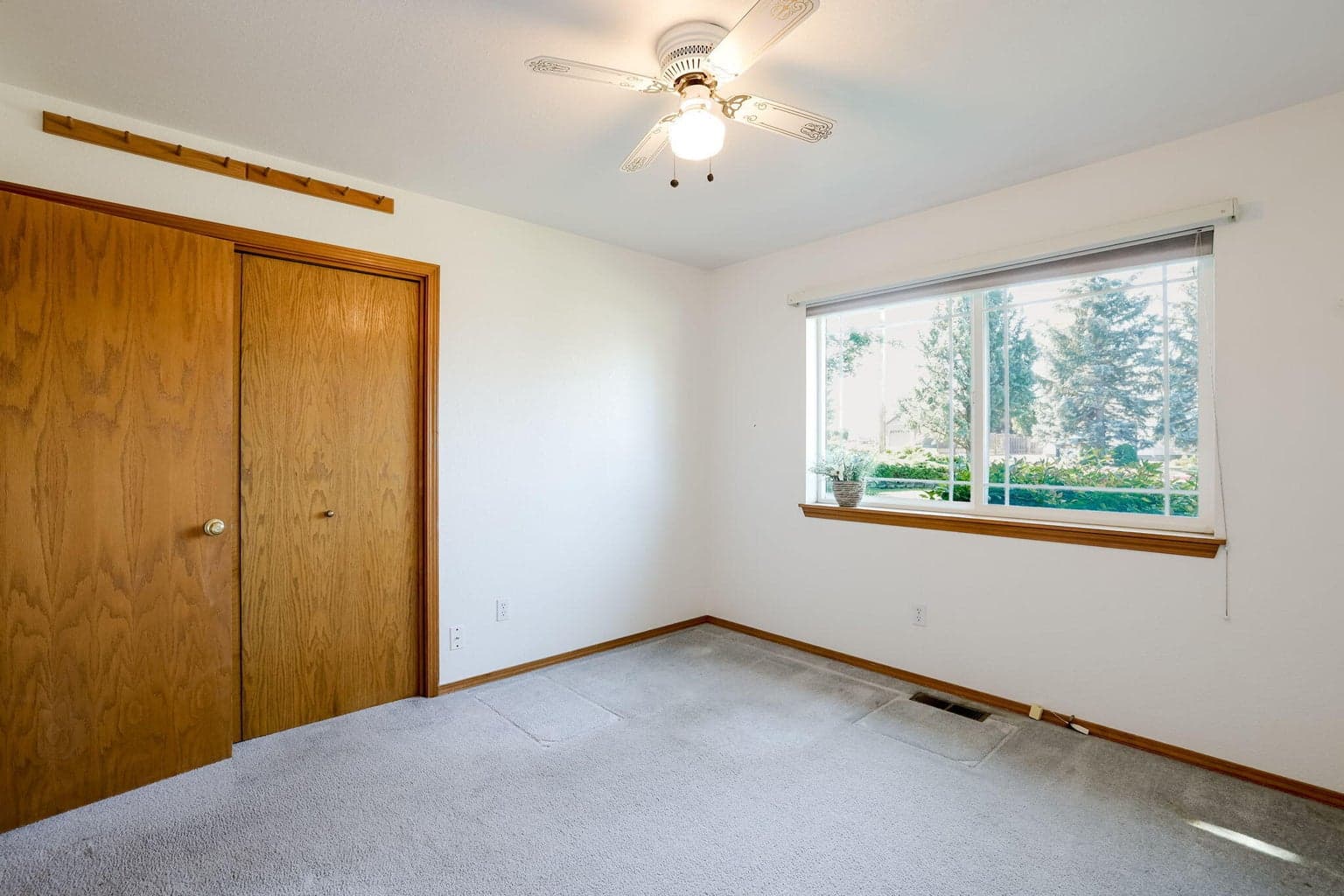Photo of 2114 NW Canyon Drive 31 of 33
