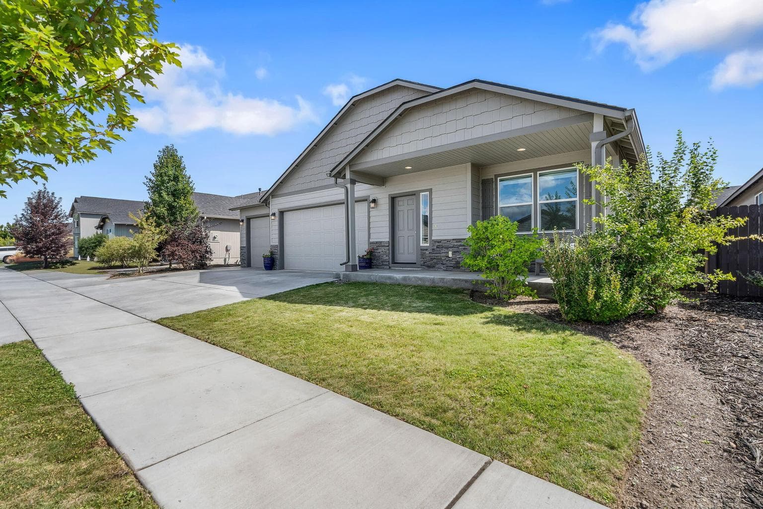 Photo of 2428 Kingwood 3 of 29